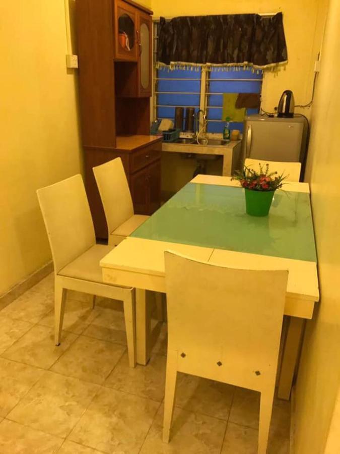קואלה טרנגאנו Trisya Homestay מראה חיצוני תמונה
