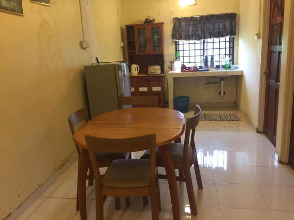קואלה טרנגאנו Trisya Homestay מראה חיצוני תמונה